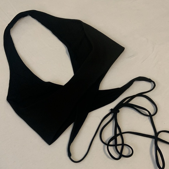 Solemio LA Halter Crop Top Size Small - Picture 4 of 4